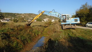 Εργασίες καθαρισμού τάφρων και αγωγών ομβρίων από το Δήμο Ζίτσας